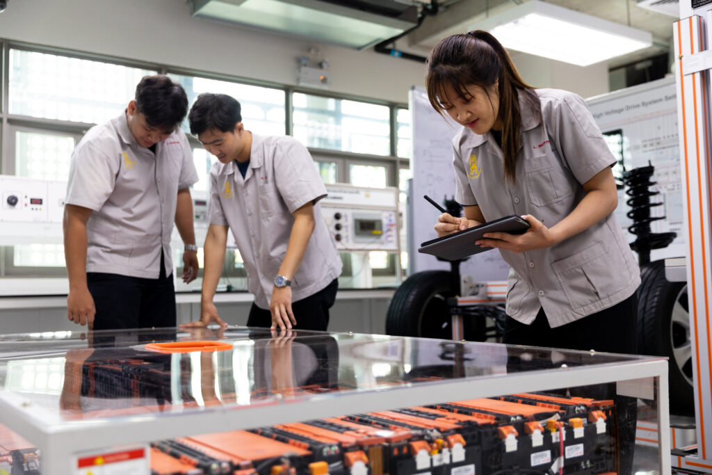 ประวัติสถาบัน &mdash; 17 กรกฎาคม 2026 &mdash; สถาบันเทคโนโลยีจิตรลดา CDTI